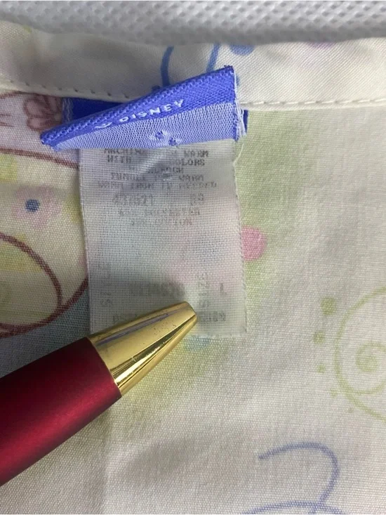 Disney Winnie the Pooh "Such a Lazy Day" V-neck scrub top Women Large Flaw - Picture 9 of 15